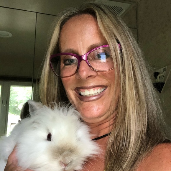 Meet your Posher, Julie - Picture 4 of 15